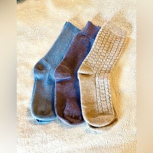 Women Above 5-6” Ankle Socks, 3 Pair, Dark Blue, Gray, Med. Blue, New & Used